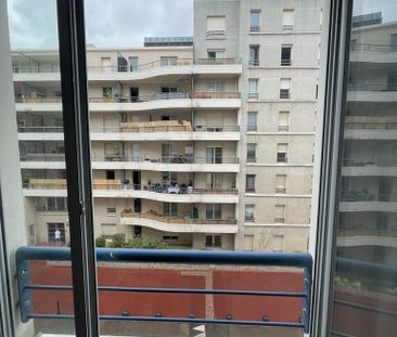 LOCATION d'un appartement T1 (20,1 m² Carrez) non meublé à LYON - Photo 1