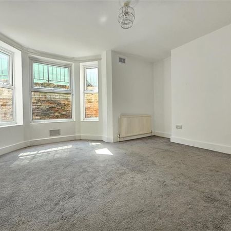 Flat 1, 44 Old Station Road, Newmarket - Photo 3
