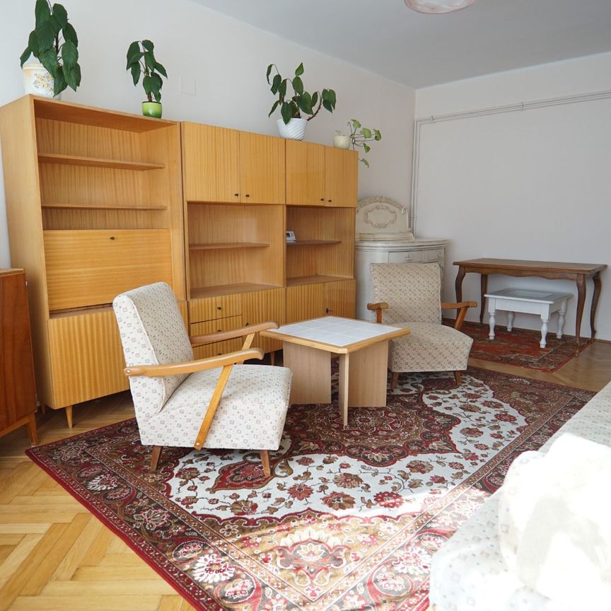 Kiadó földszinti lakás a Kossuth Téren! - Photo 1