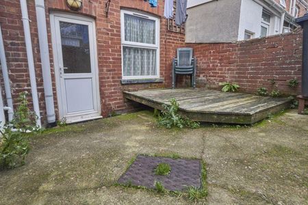 3 bedroom terraced house to rent - Photo 5