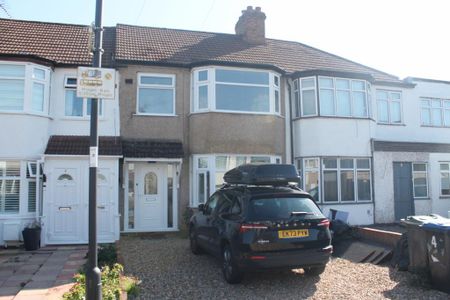 4 bedroom terraced house to rent - Photo 3