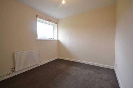 2 bed Flat for Rent - Photo 4