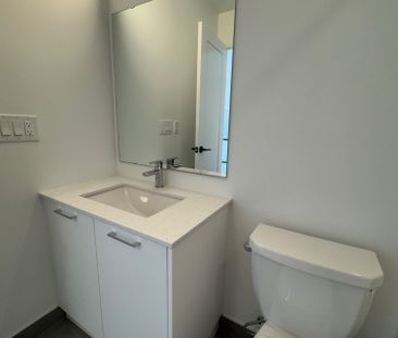 For Lease - 3250 Carding Mill Trail Unit# 530, Oakville, Ontario - Photo 3