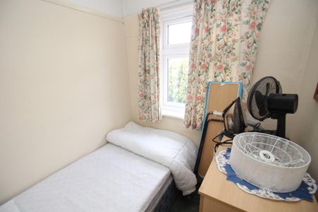 3 bedroom terraced house to rent - Photo 4