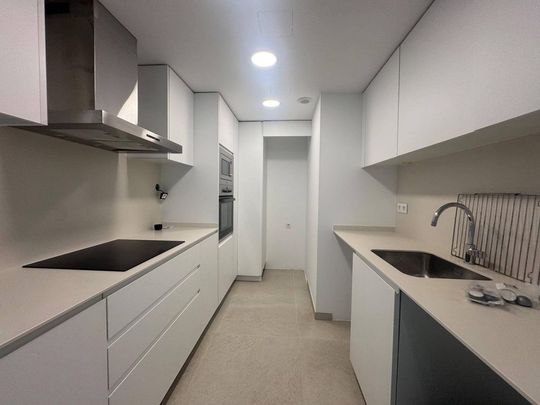 3 room luxury Flat for rent in Valencia, Spain - Photo 1