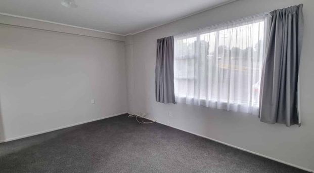 2 bedroom home in handy location - Photo 1