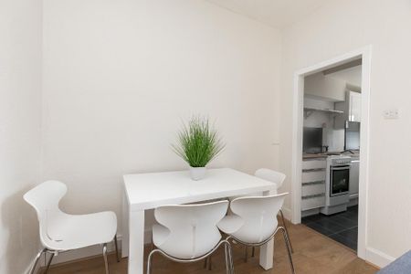 3 bedroom flat to rent - Photo 5