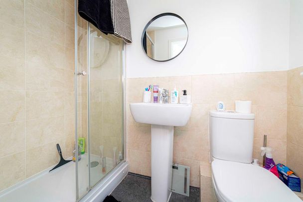 3 bedroom semi-detached house to rent - Photo 1