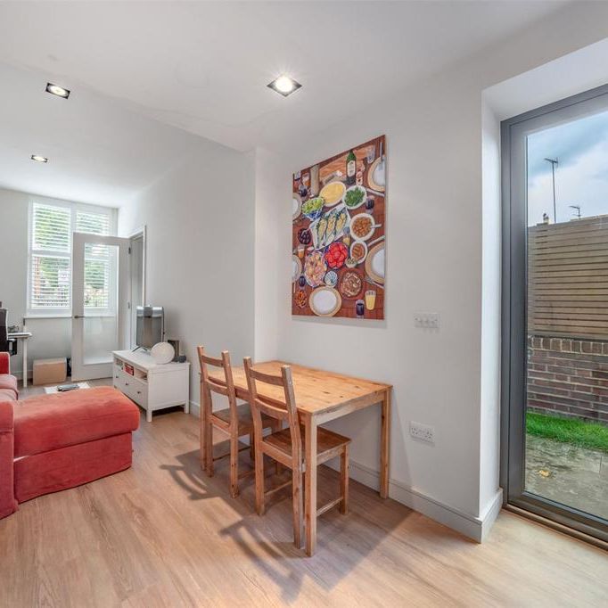 1 bedroom flat to rent - Photo 1