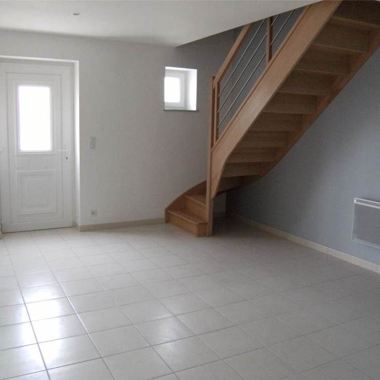 A LOUER MAISON MITOYENNE - AUMUR (39410) - Photo 1