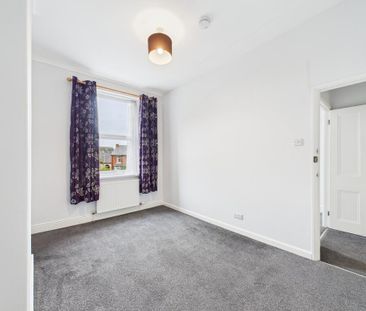 3 bedroom flat to rent - Photo 5