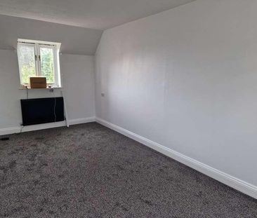 High Street, Northamptonshire, Collingtree, NN4 - Photo 2