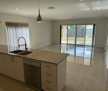 Beautiful Family Home - Photo 5