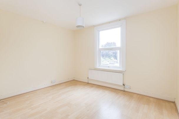 3 bedroom flat to rent - Photo 1
