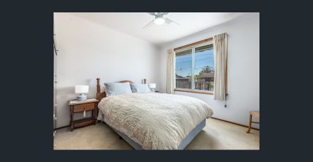 Charming Home with Prime Location and Easy Access - Photo 2