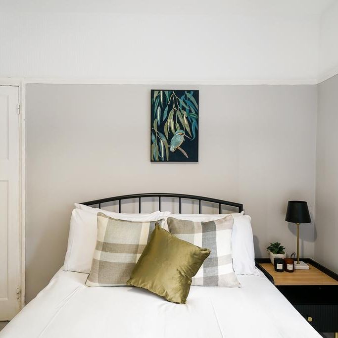 1 bedroom in a house share to rent - Photo 1