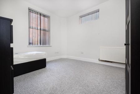 5 bedroom townhouse to rent - Photo 2