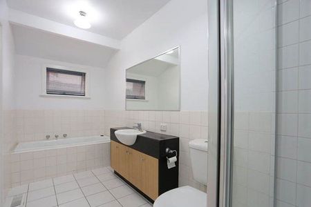 6/135 Locksley Road, Eaglemont VIC 3084 - Photo 5