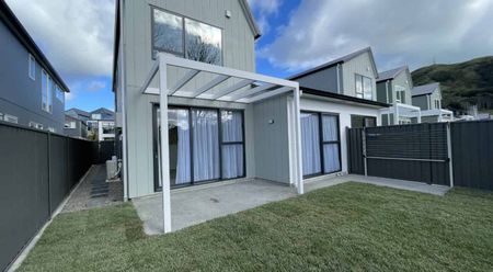 Stunning Home in Kenepuru - Photo 3