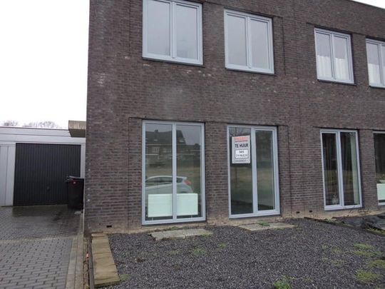 Te huur: Huis Schout van Heeckerenring in Heerlen - Photo 1