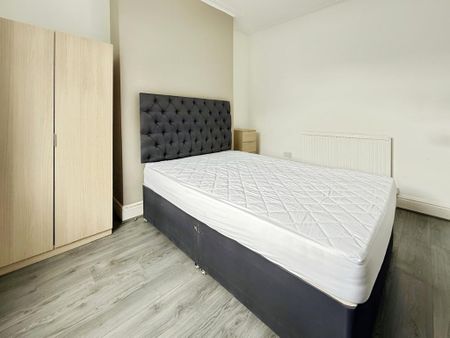 4 bedroom terraced house to rent - Photo 4