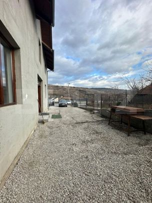 Casa 5 camere pentru muncitori 186 mp, 400 teren, parcare, - Photo 1