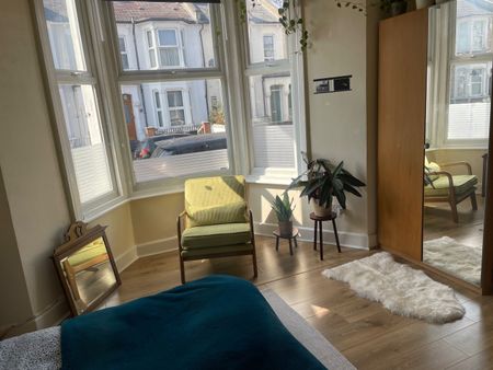 2 Bed Flat, Kyverdale Rd, N16 - Photo 3