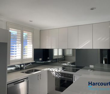 Cosy Subiaco Living - Right on the Doorstep of Rokeby Road! - Photo 4