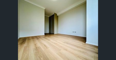 Stylish Dual Key 1 Bedroom + Study Apartment for Rent - Photo 2