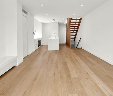 Beachside living on Elwood’s Golden Mile - Photo 1