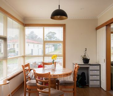 Feel at home, Living Here! - Photo 2