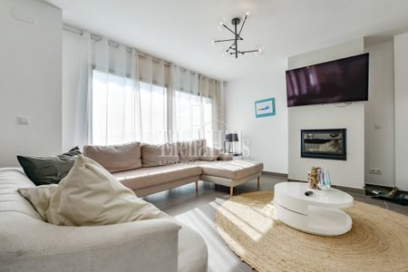 Stunning Luxury Villa for Rent - Photo 2