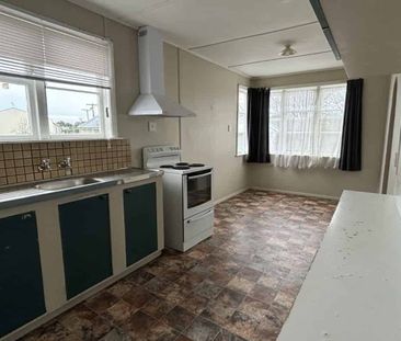 Levin - 3 Bedrooms - Photo 4