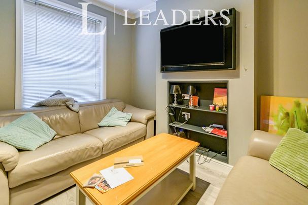 4 bedroom house to rent - Photo 1