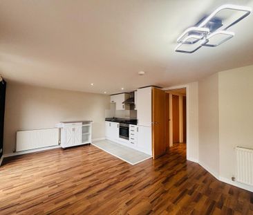 2 bedroom flat to rent - Photo 4