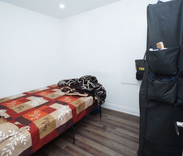 For Lease - 40 Lowell Crescent, Brampton, Ontario - Photo 4