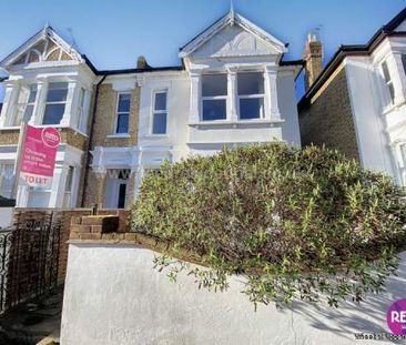 2 bedroom property to rent in Leigh On Sea - Photo 3