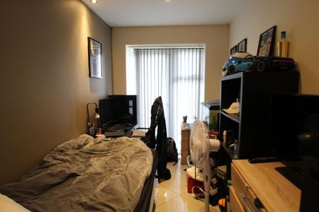 5 bedroom semi-detached house to rent - Photo 2