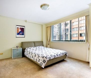 Oversized One Bedroom Apartment with Parking - Unfurnished - Photo 1