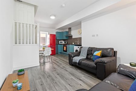 North Lane, Headingley, LS6 3HU - Photo 3