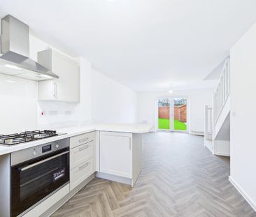 2 bedroom semi-detached house to rent - Photo 5