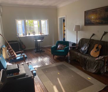Yeronga - Photo 1