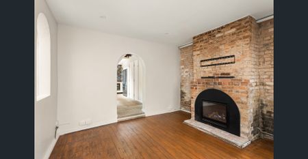 Walk-Everywhere Lifestyle | Renovated Two-Bedroom Terrace - Photo 5