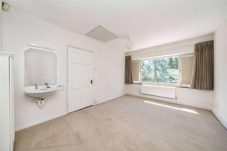 Camp End Road, Weybridge, Surrey, KT13 - Photo 2