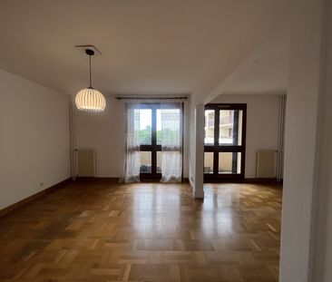 Appartement type 5 de 95 m2 avec balcon et cave + parking résidence. - Photo 1