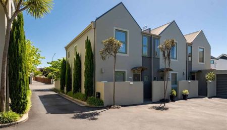 Prime Location! - Photo 4