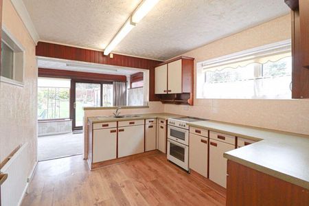 3 bedroom bungalow to rent - Photo 2