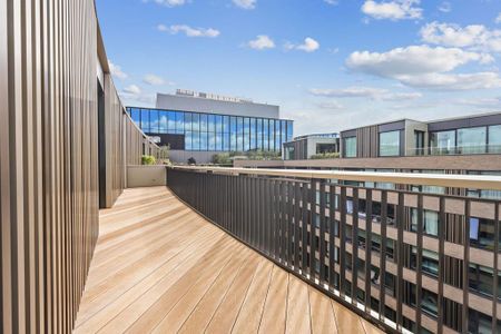 3 bedroom penthouse to rent - Photo 3