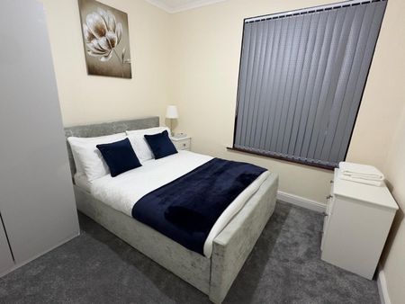 4 Bed Semi-Detached House, Brookfield Road, S7 - Photo 2