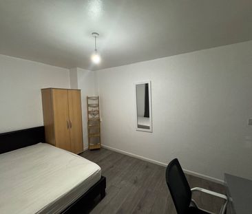 Room in a Shared Flat, Stillingfleet Road, SW13 - Photo 1